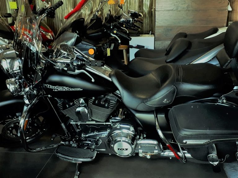 Fache Motorcycles & Scooters sales-repairs shop photo 9