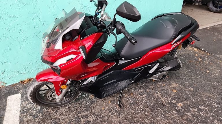 Fache Motorcycles & Scooters sales-repairs shop photo 7