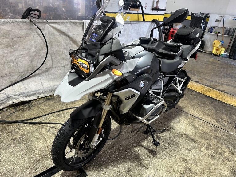 Motortech USA Corp – DBA: EagleRider Miami Metric for Rentals and Services. photo 4