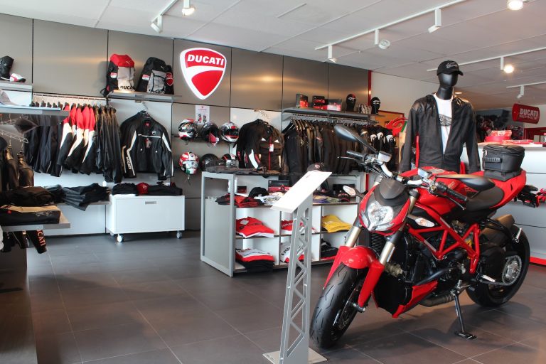 Two Wheels World (Ducati & Triumph Pompano Beach) photo 4