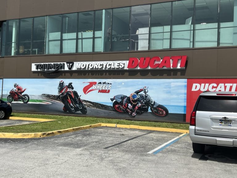 Two Wheels World (Ducati & Triumph Pompano Beach) photo 1